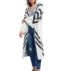 SLEEPING ON SNOW Chevron Kimono Duster White Anthropologie Layering Warm Cozy